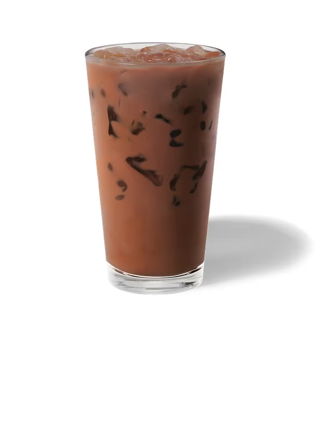 一杯裝在中杯玻璃杯的冰摩卡