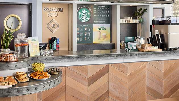 We Proudly Serve Starbucks 星巴克咖啡服務櫃檯